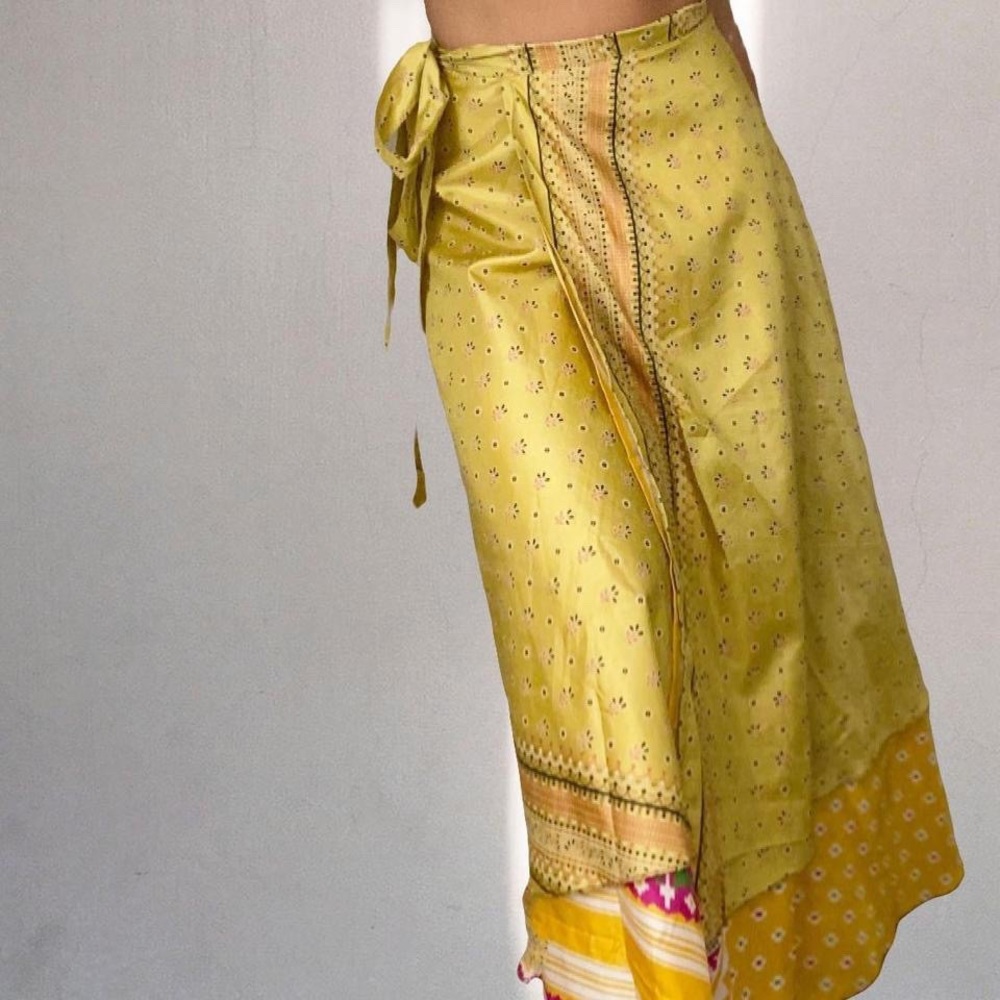 Yellow silk wrap skirt - Picture 3 of 3